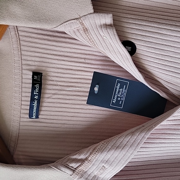 Womens Top - Picture 2 of 3